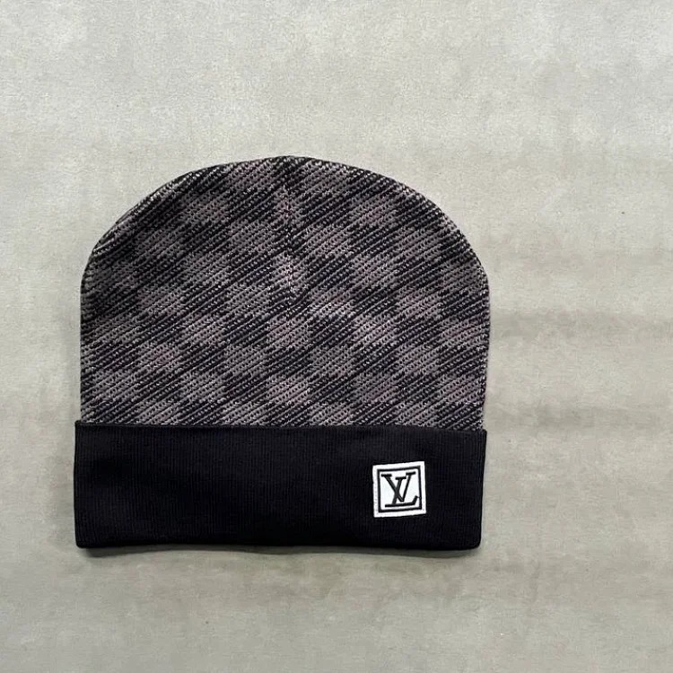 Special items of fashion hats are not returnable