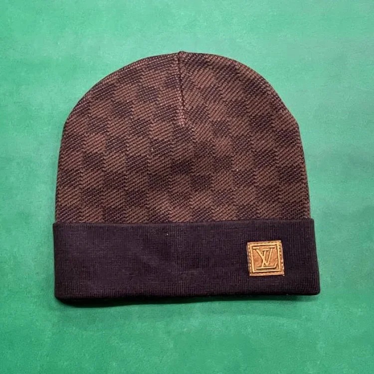 Special items of fashion hats are not returnable