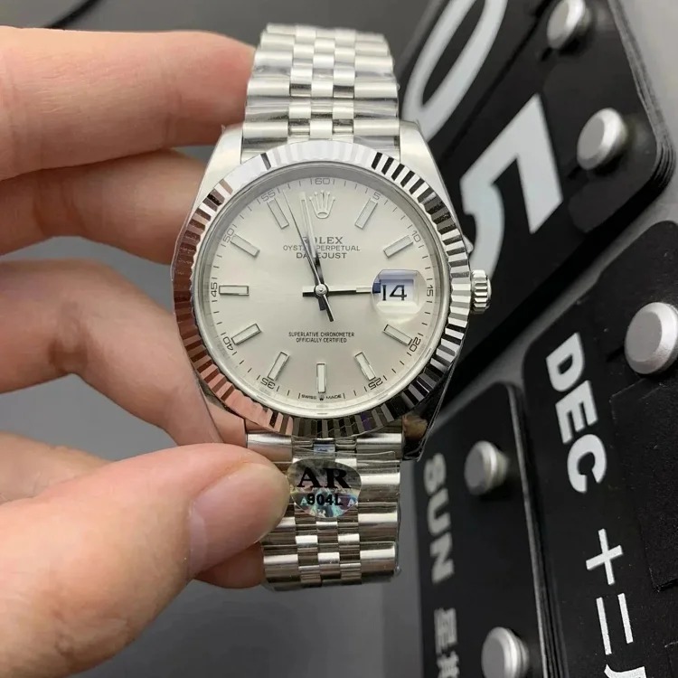 Watch LO01