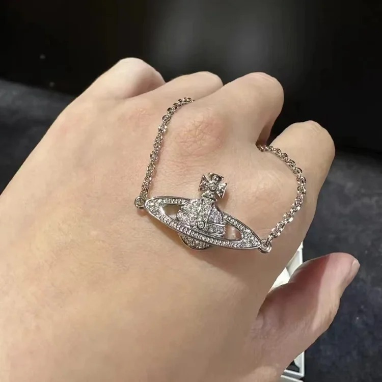High of the Queen Mother's Saturn chain full of diamond bracelets for women niche simple high-end bracelets wholesale cross-border