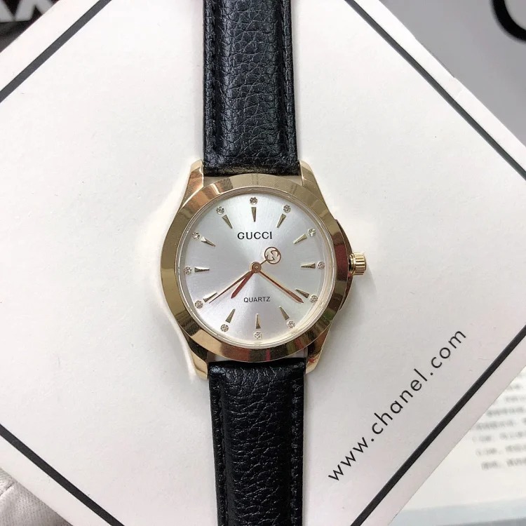 Gucci Minimalist Fashion Accessory