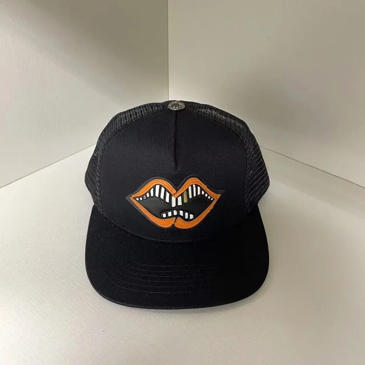 Casual Versatile Embroidered Baseball Cap