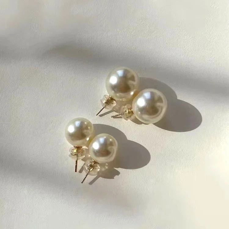 Chanel Vintage Luxury Minimalist Earrings