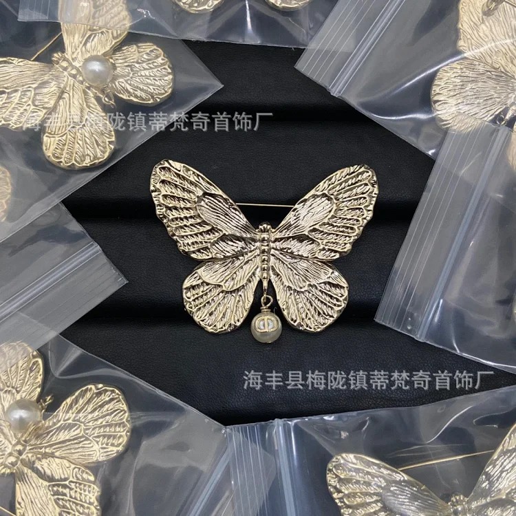 Dior Vintage Pearl Fashion Accessory
