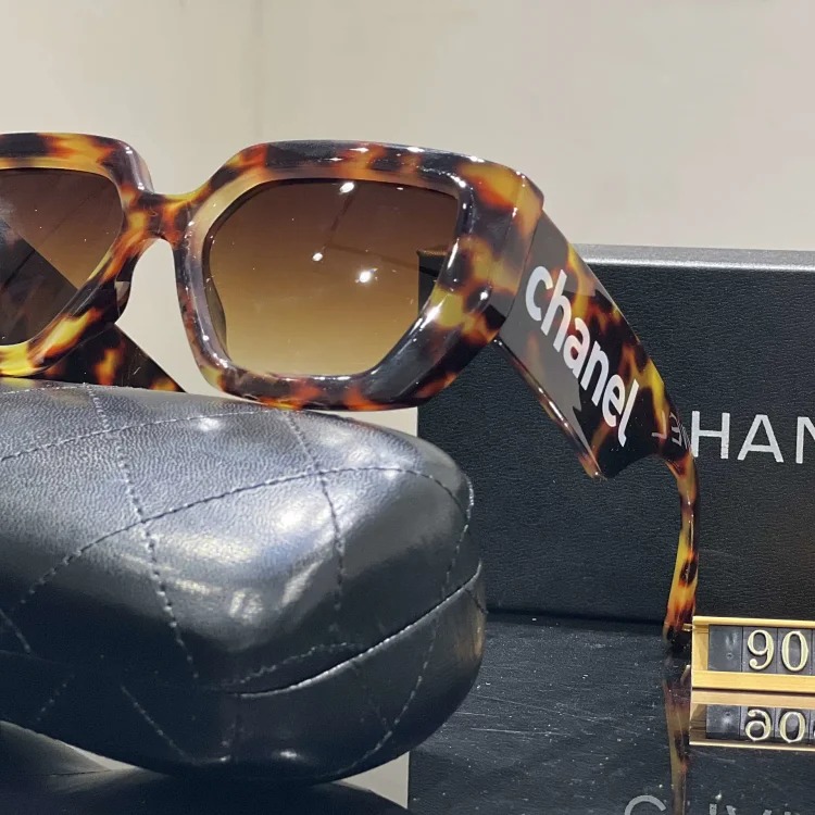 Fashionable casual summer sunglasses (with box