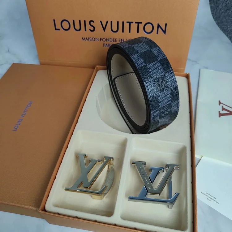 Fashionable and versatile belt 036