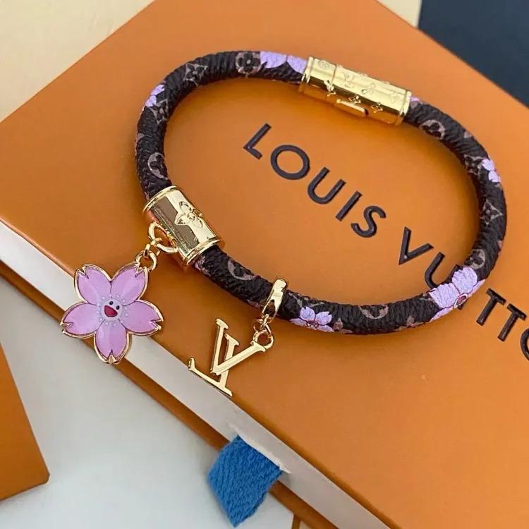 High version steel stamped small fragrance style vintage bracelet