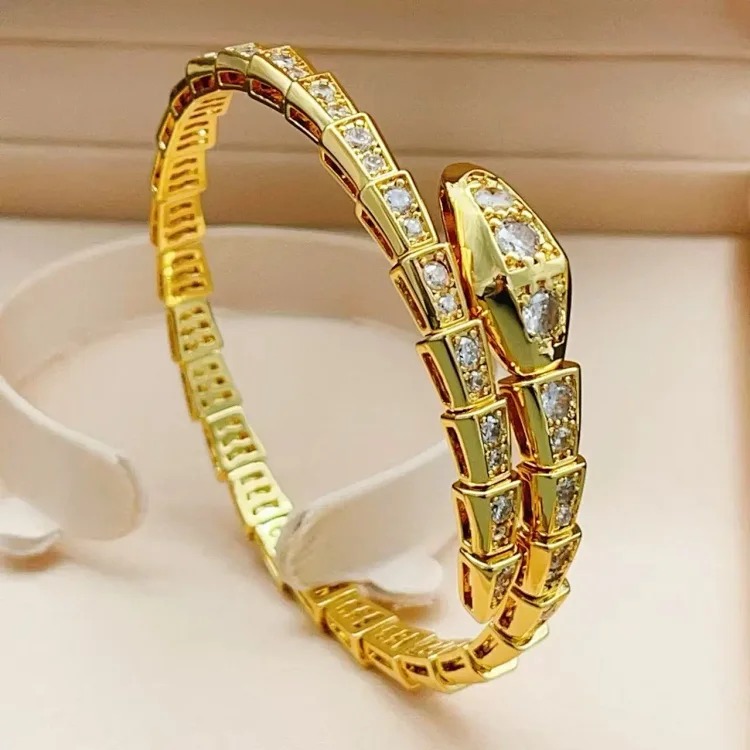 High version steel stamped small fragrance style vintage bracelet