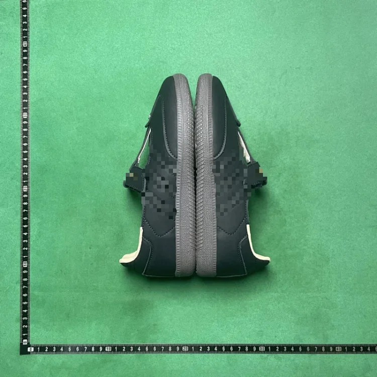 Sneakers 79