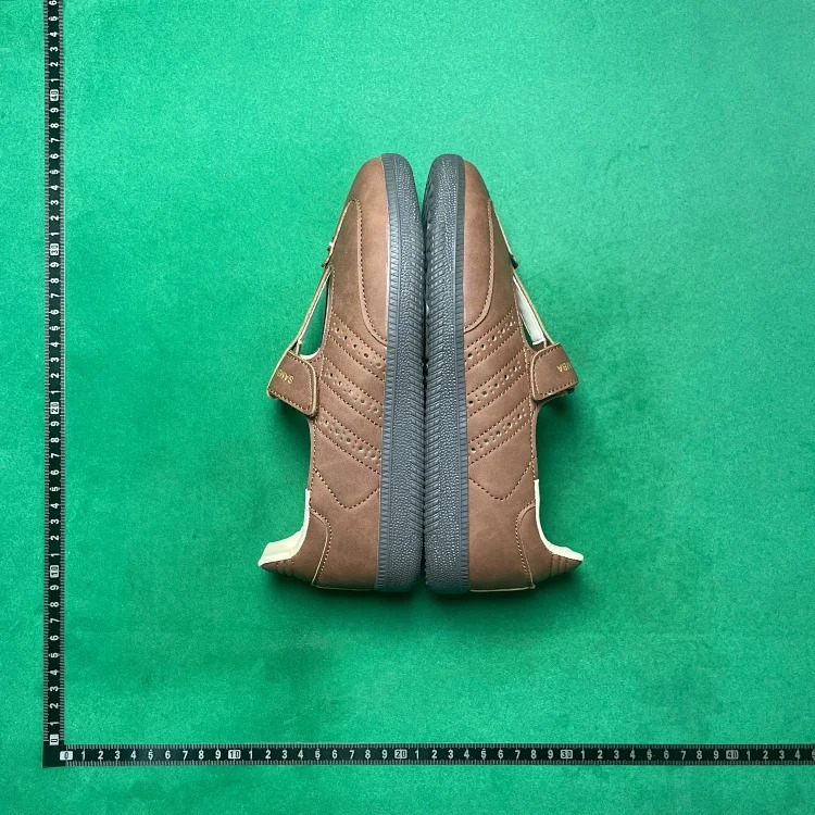 Sneakers 79